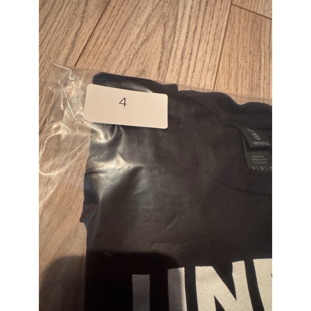 Gildan‎ Softstyle Unpaid Movie Critic Graphic T Shirt Mens Medium Black - Picture 7 of 7